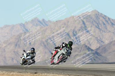 media/Dec-01-2025-Moto Forza (Mon) [[2daa91e15f]]/3-Beginner Group/Session 4 Turn 9/